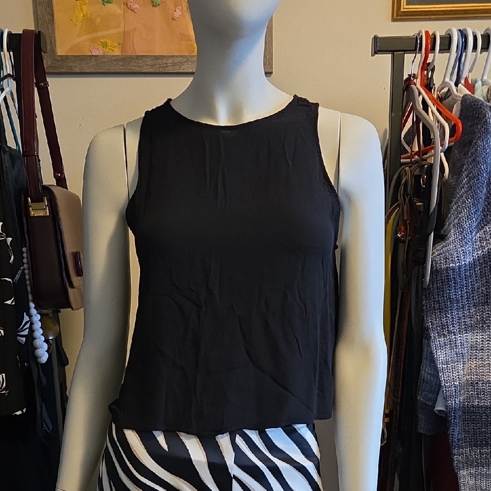 Aritzia Wilfred Octave Trapeze Black Cropped Tank Top